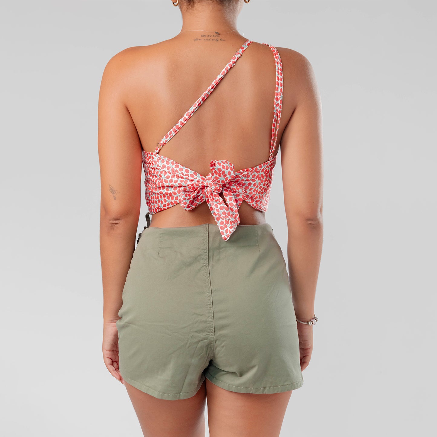 Top Asimetrico con Lazo