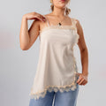 Blusa Asimétrica Violeta con Blonda Beige