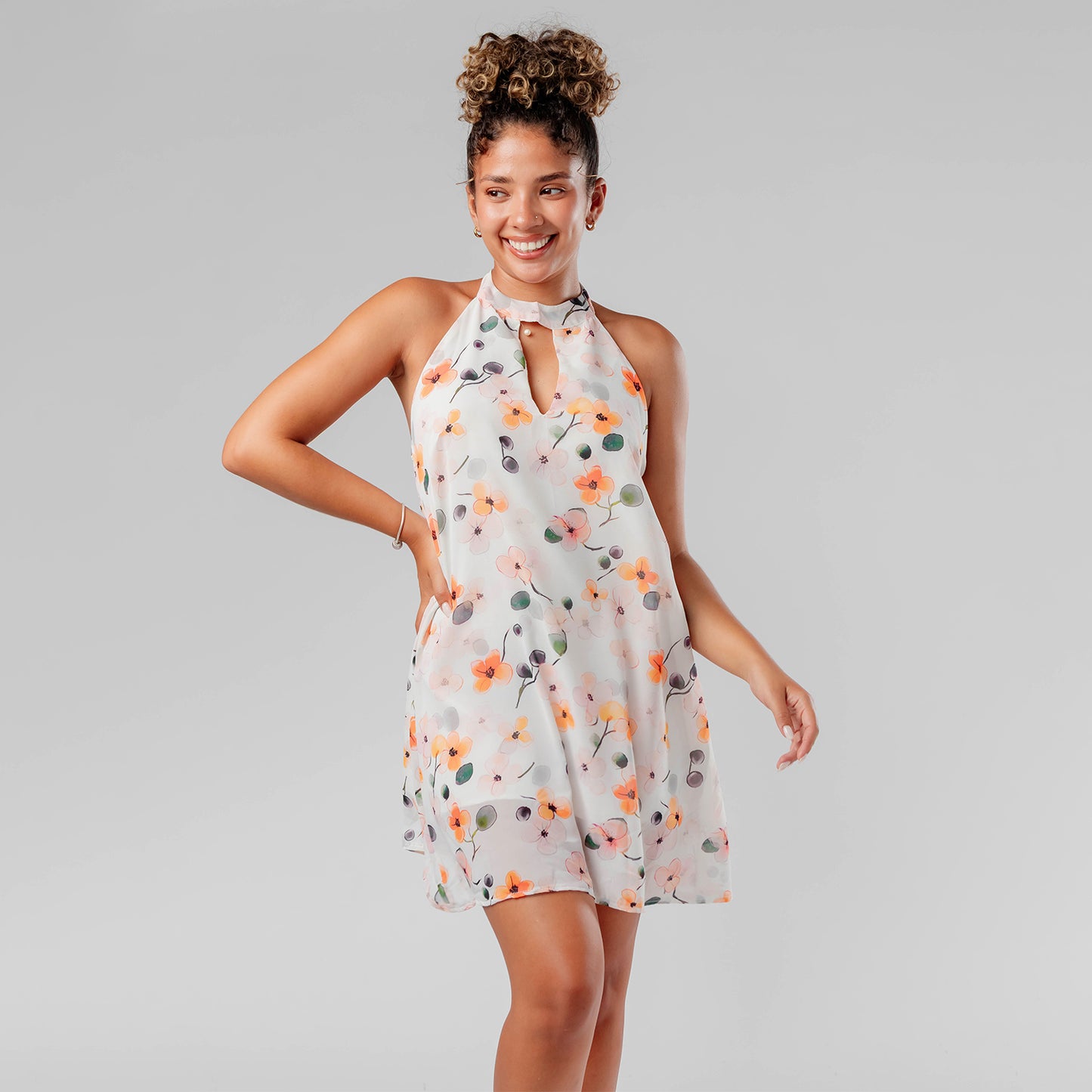 Vestido Corto de Gasa Floreado con Forro